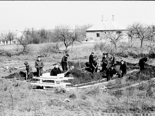 THM-BJ-01938 - Dunaföldvár, South Hungary, 1977