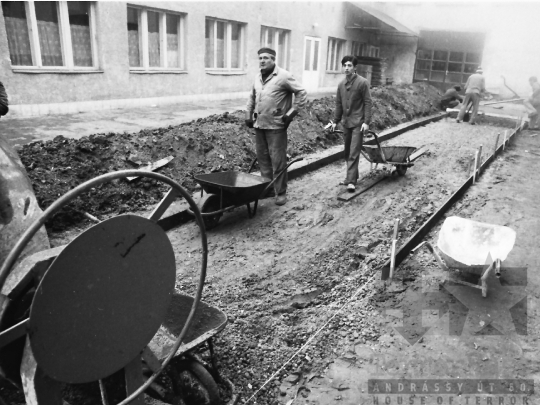 THM-BJ-04536 - Dombovár, South Hungary, 1985 