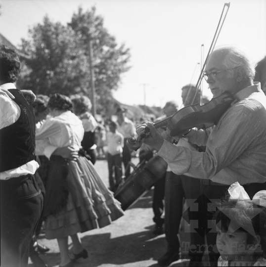 THM-BJ-07583 - Decs, South Hungary, 1976